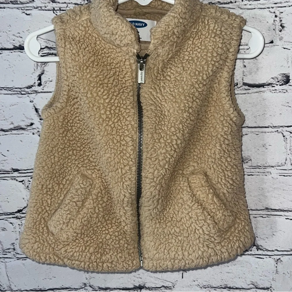 Old Navy Toddler Girls Sherpa Teddy Bear Beige Winter Vest 18-24‎ Months